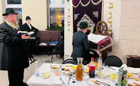 צילום: שייע דייטש תפילה עם טלפון פתוח