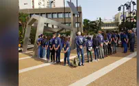 שירת התקווה מול שגרירות גרמניה