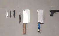 Counterterrorism: Security forces confiscate pistol, knives