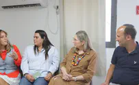 מיכל הרצוג ביקרה במרכז הגמילה החרדי