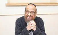 נחשוני לפני המחנה                   
