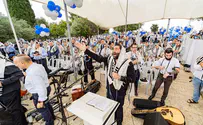 מאות התפללו בטיילת ארמון הנציב