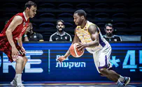 האלופה העפילה לחצי גמר הפלייאוף