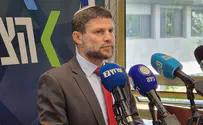 סמוטריץ' מפחית את המס על הבנזין ב-50 אג'