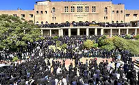 Tens of thousands bid farewell to haredi leader