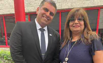 Minister Sofer runs into mother of wounded soldier in Miami