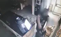 פרץ לחנות אלכוהול וגנב בקבוקים יקרים