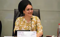 תוקעים מקלות בגלגלים, ירידה במתן רישיונות