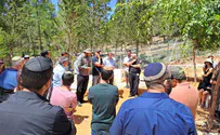 עליה לקברם של אלישע אנטמן ועופר פיירמן