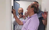 קביעת מזוזה באגף החדש של עמותת מקימי