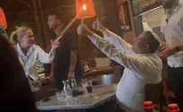 Screenshot Protesters demonstrate in front of Ben Gvir at a restaurant
