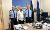 עונת התיירות בפאפוס: הרב נפגש עם בכירי המשטרה
