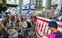 Anti-government protesters attempt to disrupt train operations