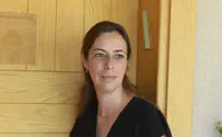מסרבת לעמוד עם נציגי צה"ל ולשחק את המשחק