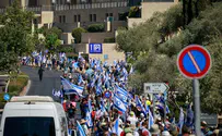 רבנים ומובילי המחאה צועדים מהכותל לכנסת