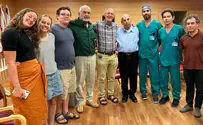 משפחת די נפגשה עם מושתלי הקרניות של לוסי