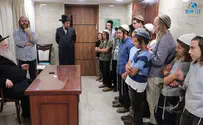 חניכי 'כוכב השחר' אצל ראש הישיבה החסידי