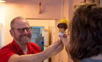 Israeli expat boots Israeli ambassador from his Berlin cafe