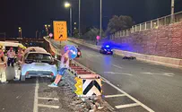 2 dead in car accidents in under an hour