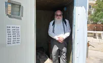 פולארד במיצג המדמה את הצינוק של בן אוליאל