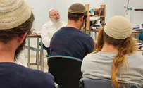הרב שמואל אליהו חיזק את התלמידים בחומש