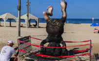 אלמונים הציתו את פסל בן גוריון בחוף הים בתל אביב