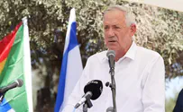 Gantz: 'Both sides need to think'
