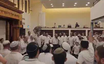 הרב גנץ בביצוע "אשריכם ישראל"