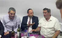 צפו: עימות סוער בין המועמדים שנפגשו בסוכה