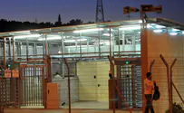 Cabinet votes against renewing Palestinian work permits