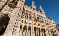 Vienna Jewish community sets Shabbat table for captives