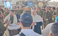 צפו: לוחמים חגגו בשטח אירוע ברית לבנו של המג"ד