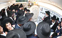 המונים התפללו בקבר המנהג הליטאי המיתולוגי