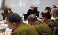 גלנט קיים הערכת מצב במפקדת פיקוד המרכז