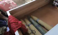 רקטות במיטה של ילדה וטיל נ"ט בעגלת תינוק