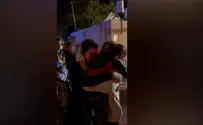 צילום: באדיבות המשפחה תיעוד: רגע המפגש בין מעין לבנותיה שחזרו מהשבי