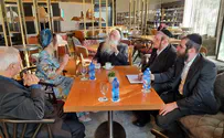 השר פרוש סייר במלונות המפונים