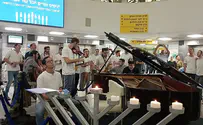 תלמידי ישיבת מעלה אליהו הדליקו נר חמישי