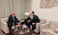 "אנחנו לא באמצע": המסר של השגריר ההונגרי
