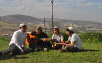כולם היו בניו - ישיבה עם צוות מיוחד