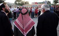 Survey: Who lives better, Jews or Arabs?
