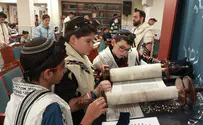 Bar mitzvah boy treats 200 soldiers to dinner