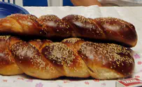 Jewish groups aim to break longest-challah record
