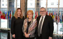 US antisemitism envoy meets leaders of Jewish group