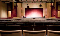 Girl starts sobbing onstage during school play