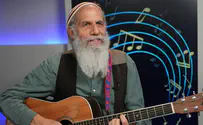 יהודה כץ מגיע לאולפן לשיר ולספר