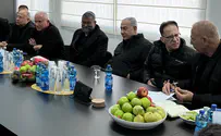 Netanyahu and Dichter meet Golan farmers