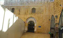 Police enforce Meron ban with fire extinguisher