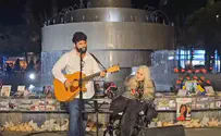 דיוקן אמי על הפסנתר ראה ימים יפים יותר
