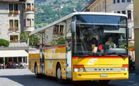 צילום: Pixabay 5 Awesome Reasons to Hire a Bus Charter for Group Travel